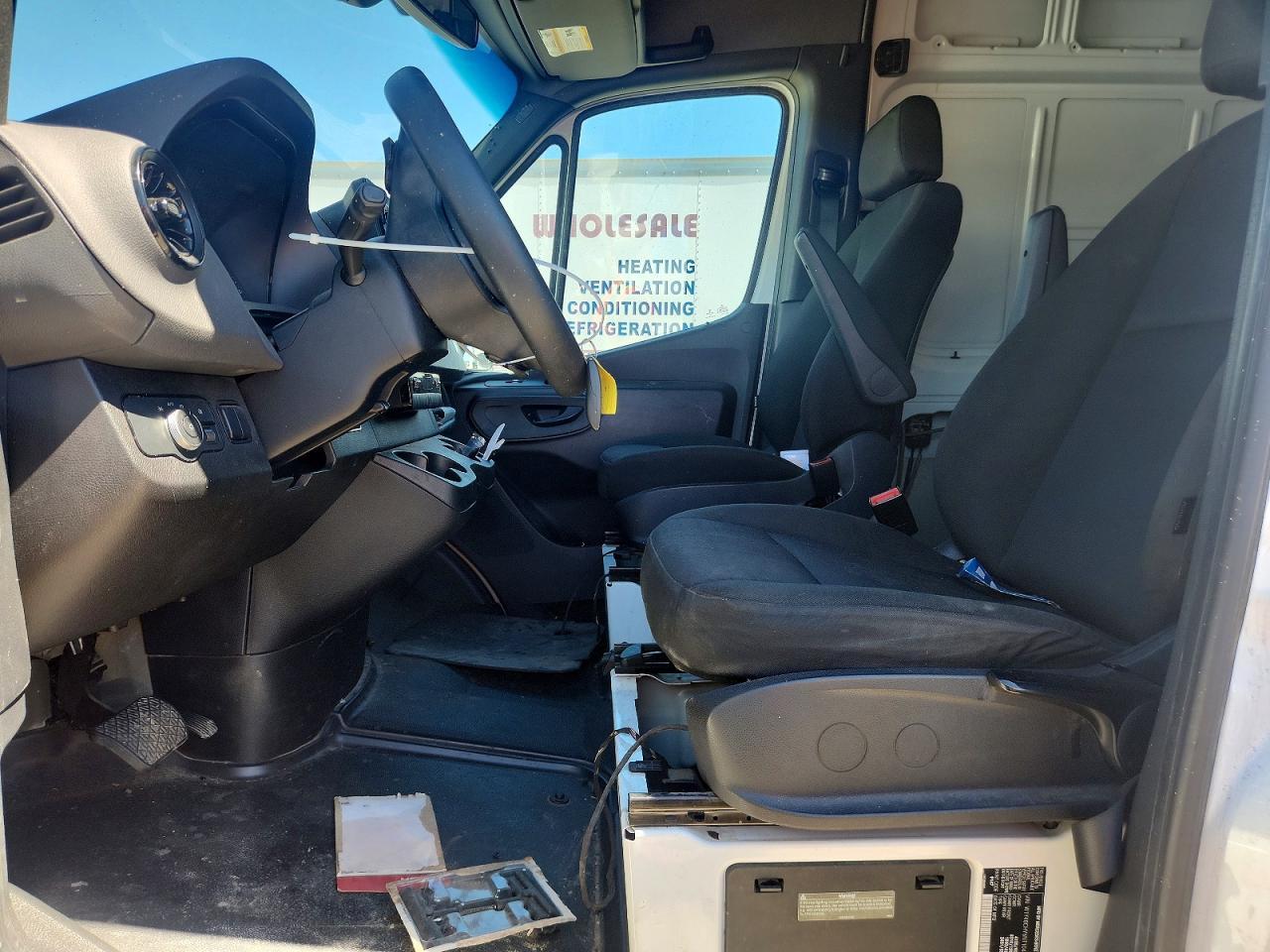 2022 Mercedes Benz Sprinter 2500 Delivery Van - Image 7