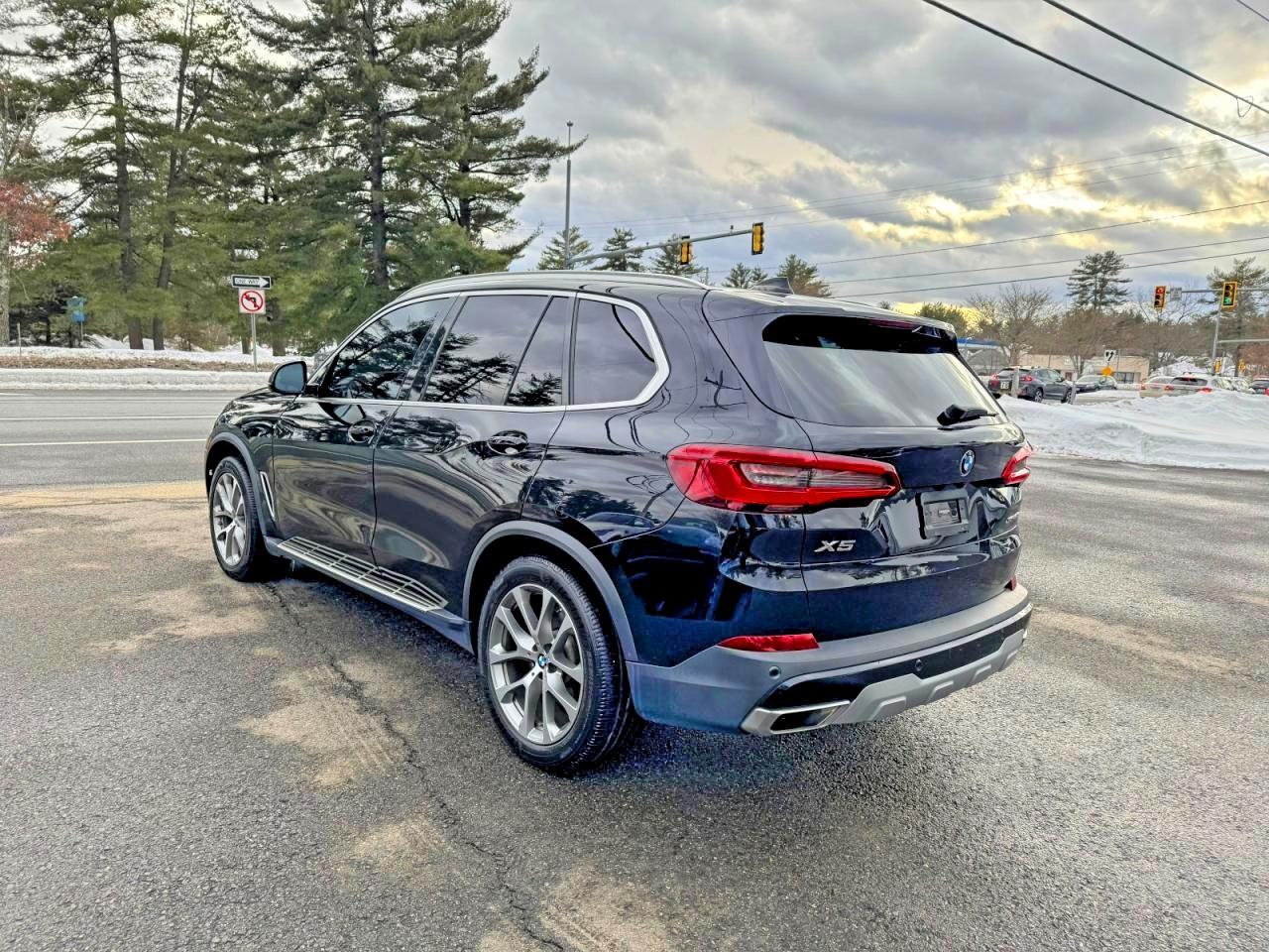 2019 BMW X5 xDrive50I - Image 4