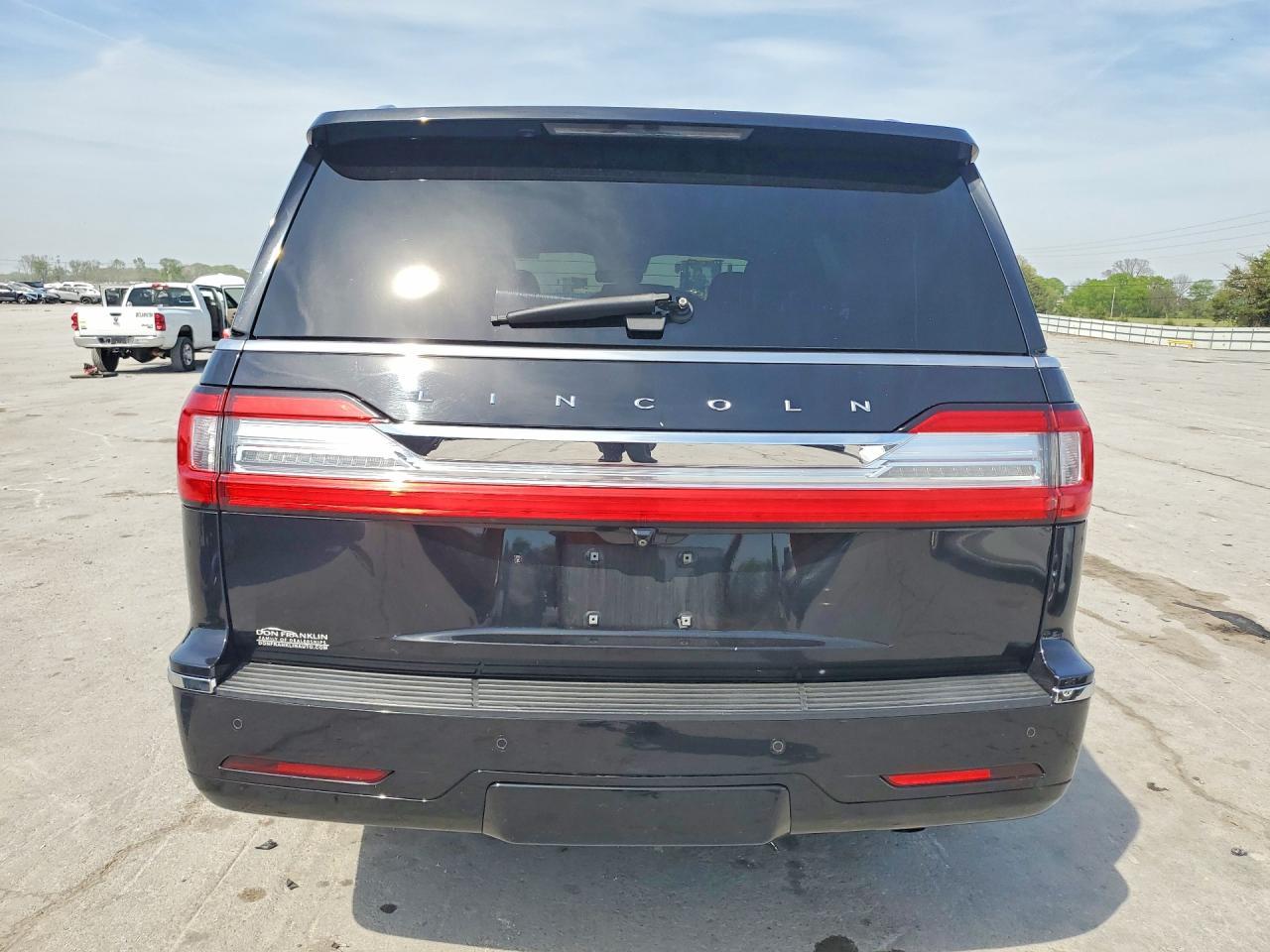 2019 Lincoln Navigator Reserve - Image 6