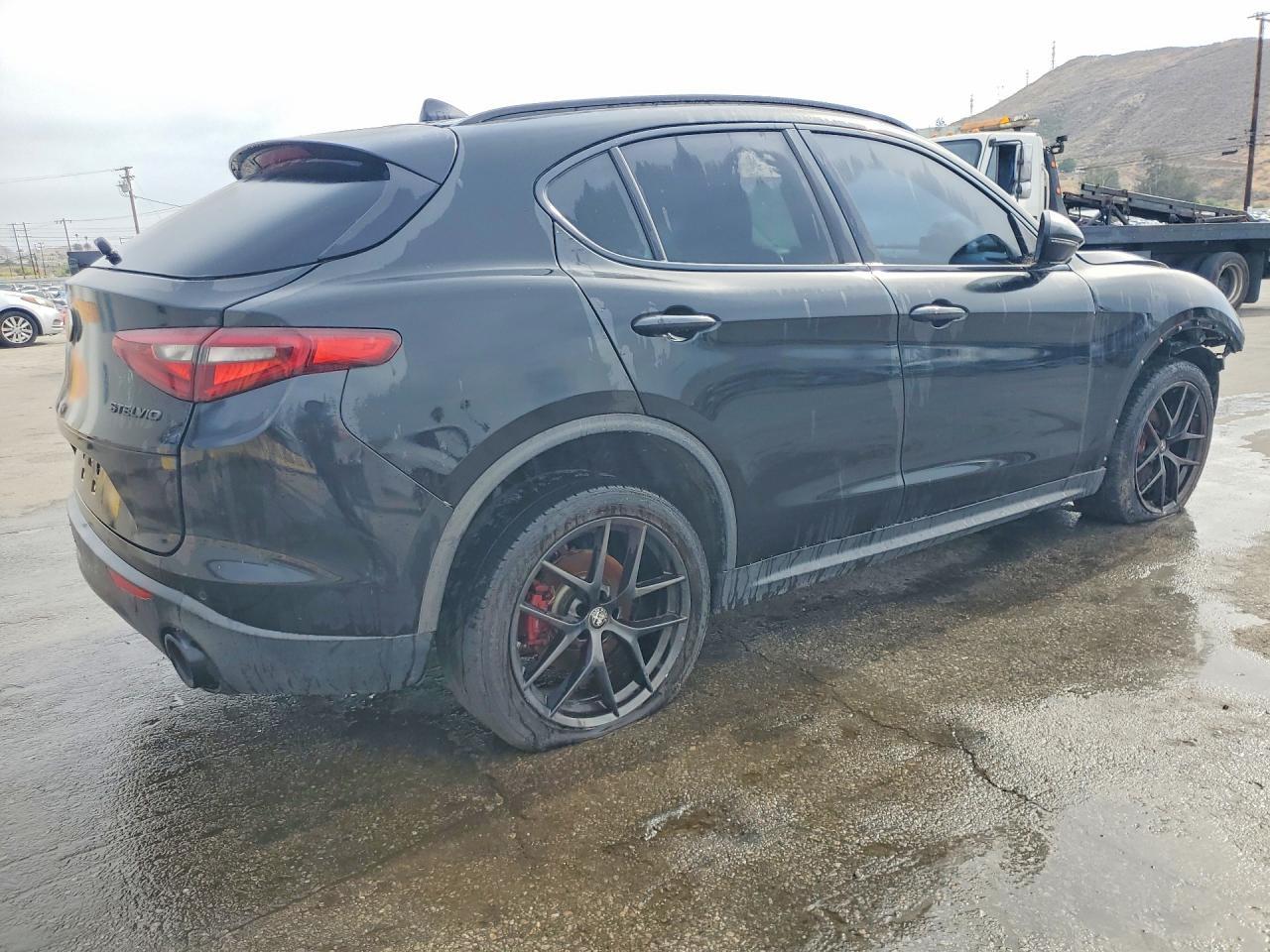 2020 Alfa Romeo Stelvio - Image 3