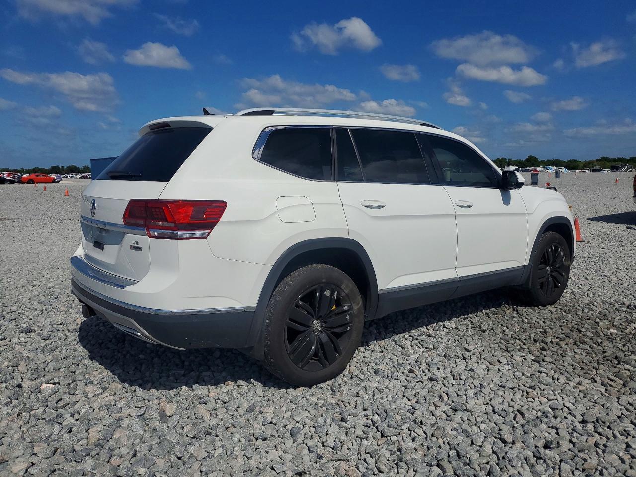 2018 Volkswagen Atlas Sel Premium - Image 3