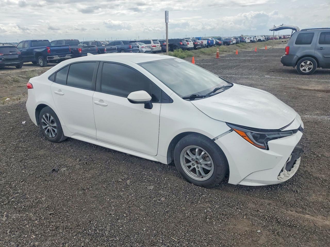 2022 Toyota Corolla Le - Image 4