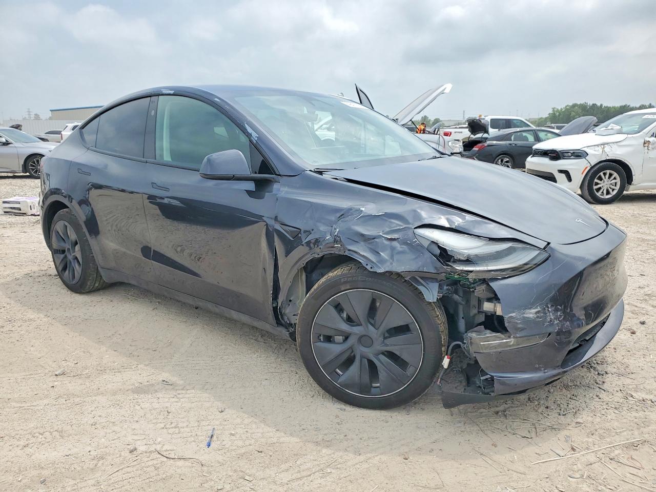 2024 Tesla Model Y - Фото 4