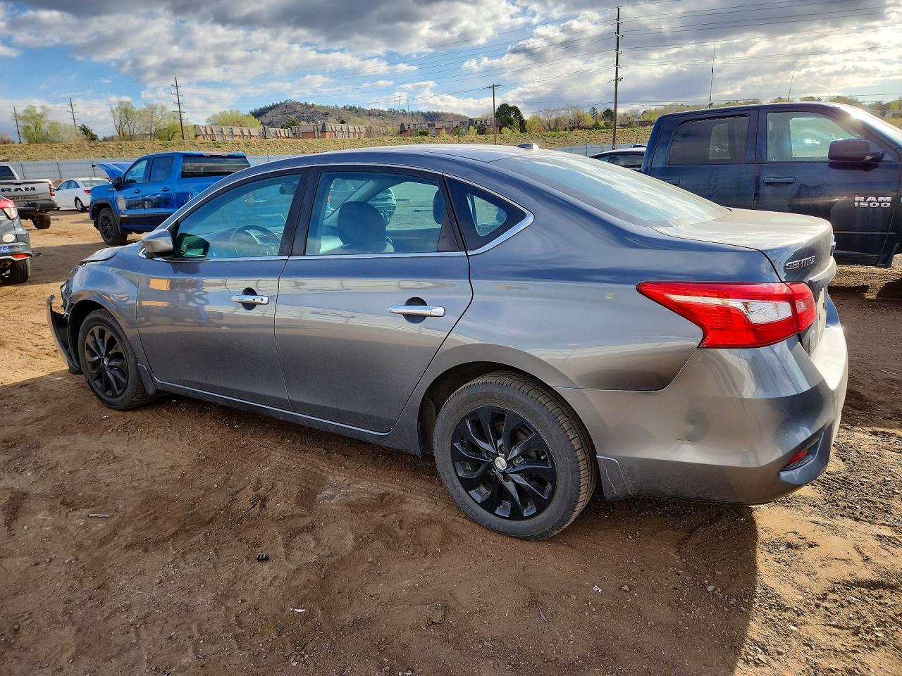 2018 Nissan Sentra Sv - Фото 2