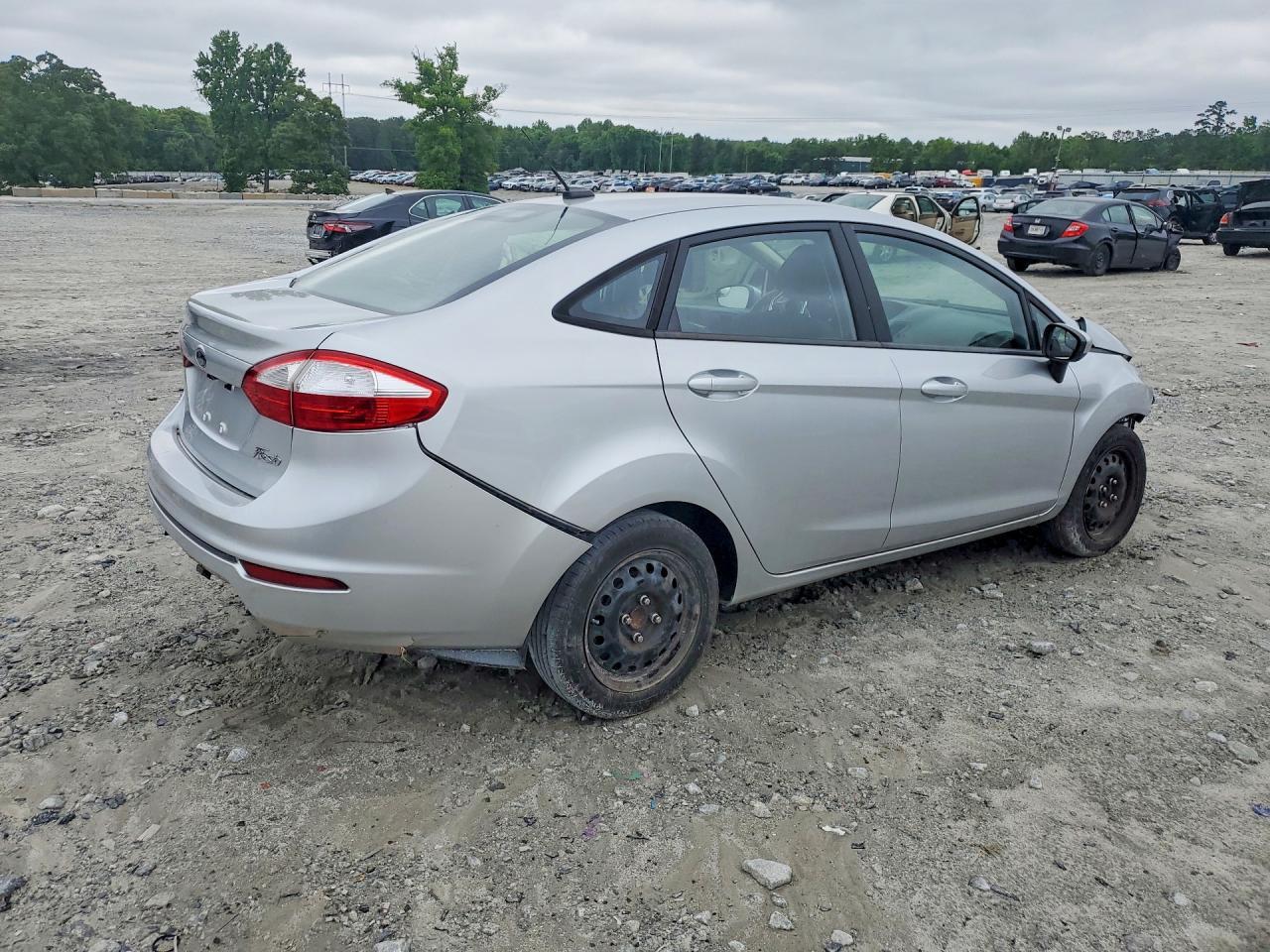 2019 Ford Fiesta S - Image 3