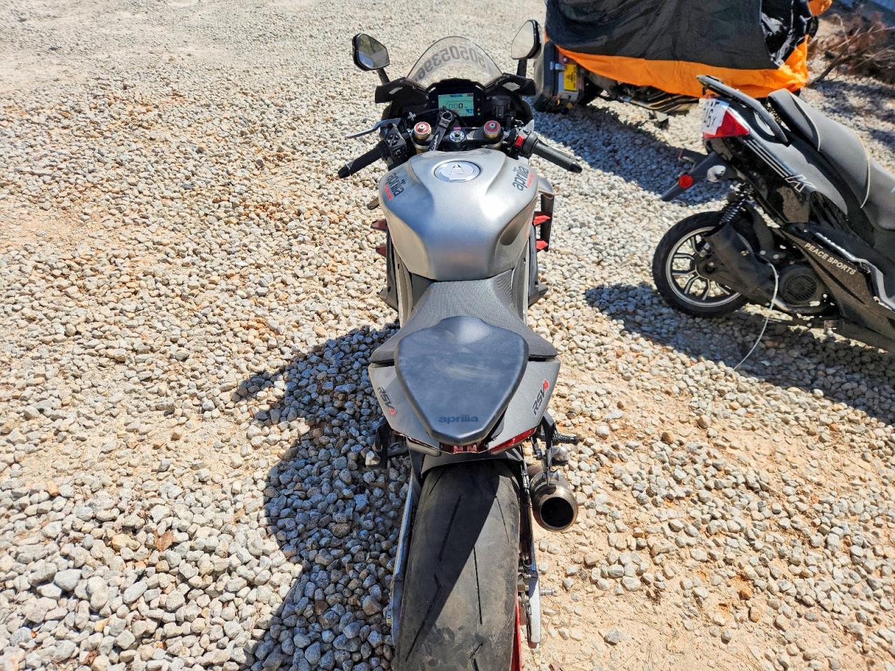 2024 Aprilia Rsv4 1100 - Image 6