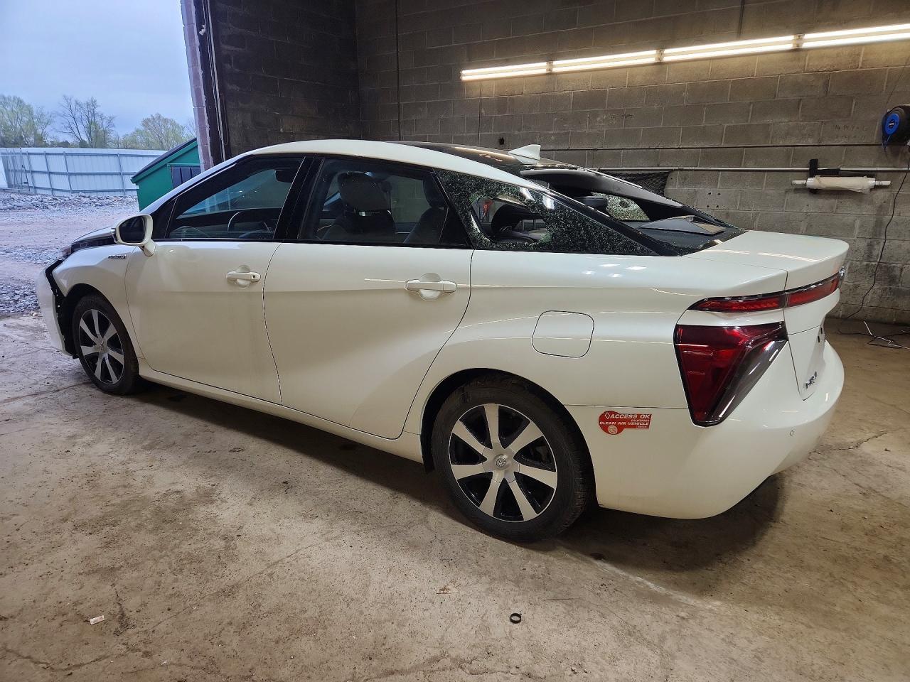 2017 Toyota Mirai Base - Image 2