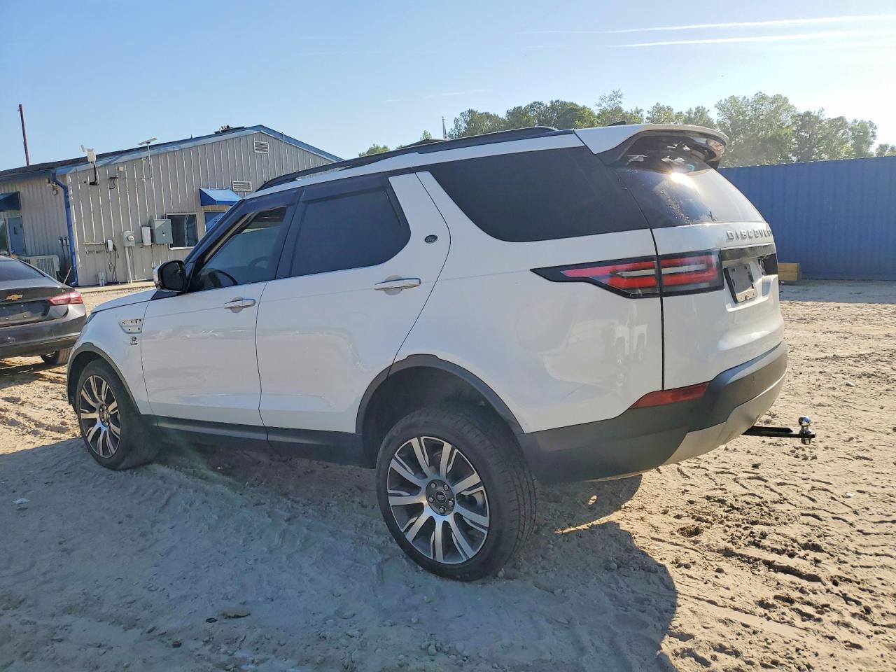 2018 Land Rover Discovery Hse Luxury - Image 2
