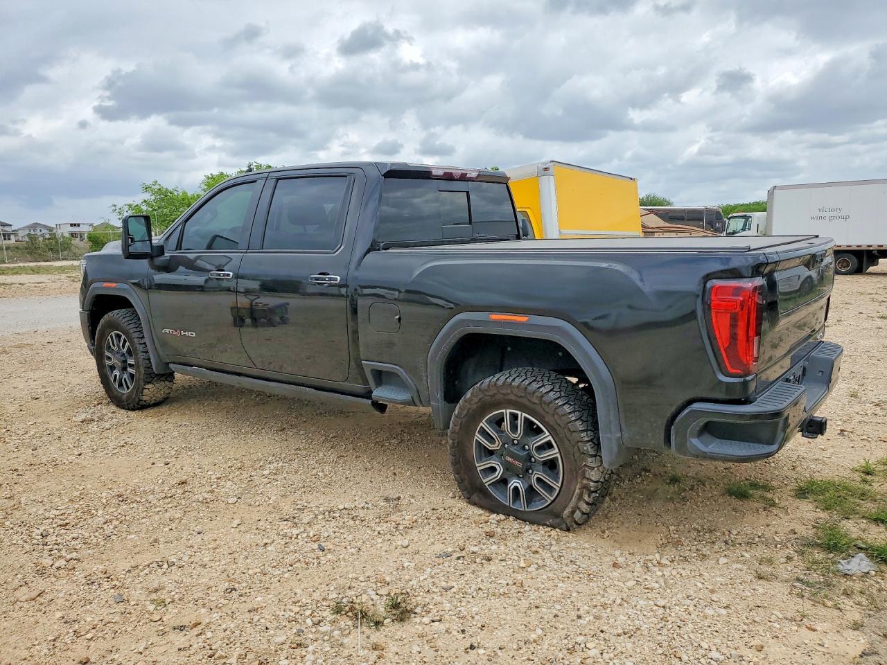 2022 GMC Sierra K2500 At4 - Image 2