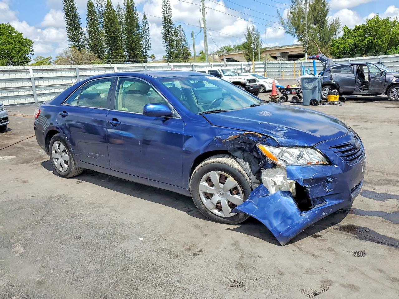 2008 Toyota Camry Le - Image 4