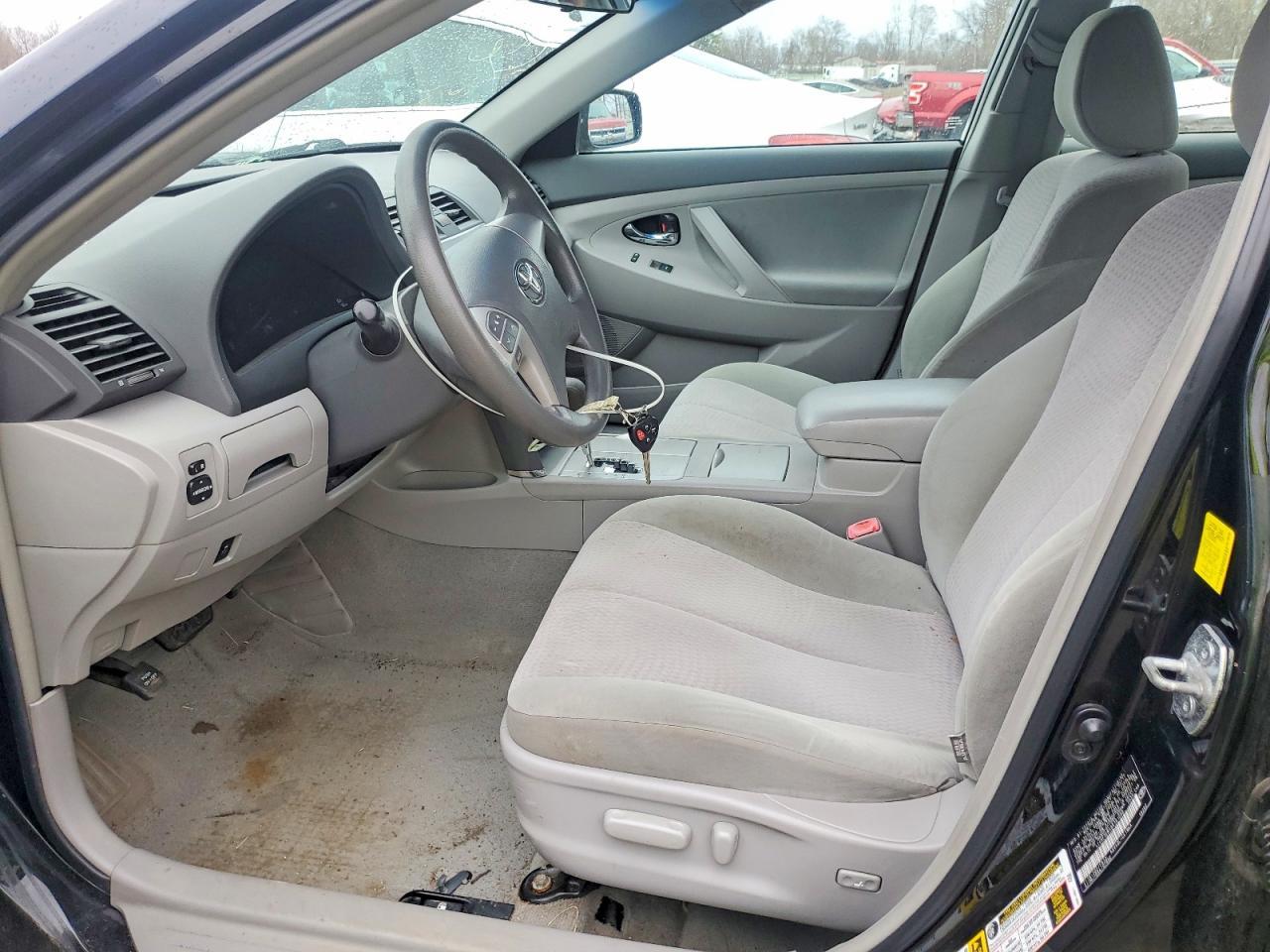 2011 Toyota Camry Le - Фото 7