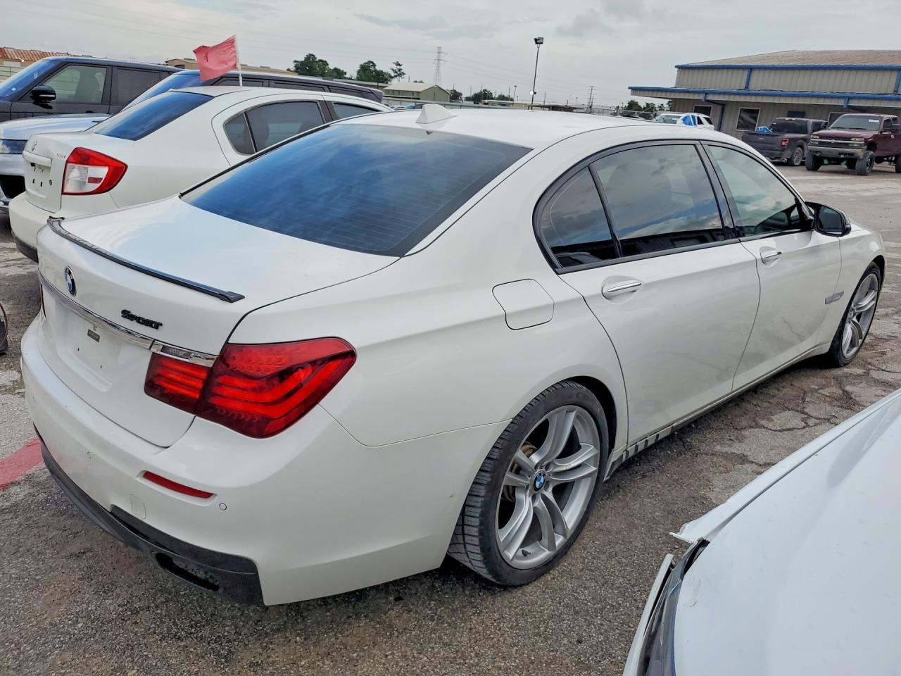 2013 BMW 750 Li - Image 3