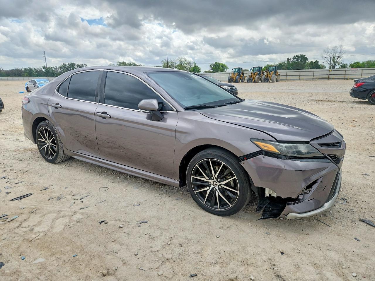 2022 Toyota Camry Se - Фото 4