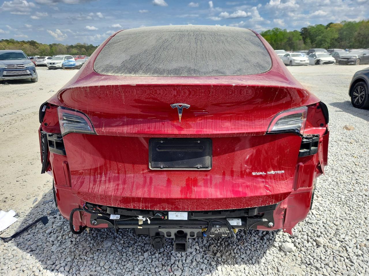 2025 Tesla Model Y - Image 6