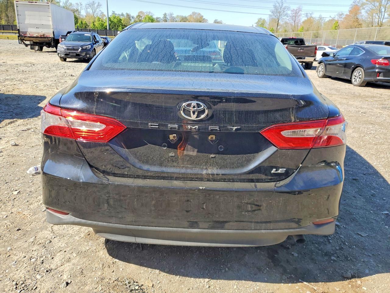 2018 Toyota Camry Le - Фото 6