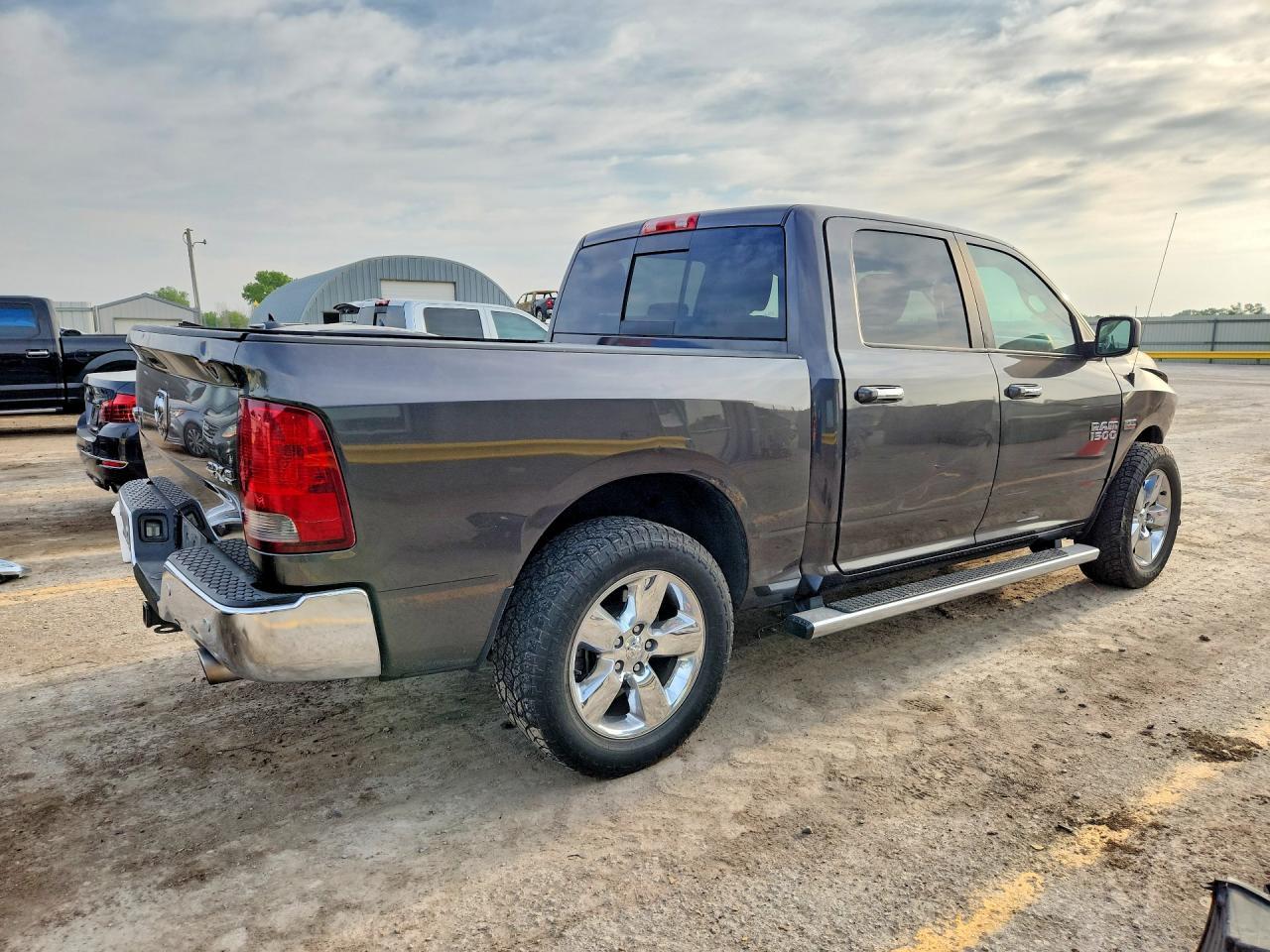 2016 Ram 1500 Slt - Image 3