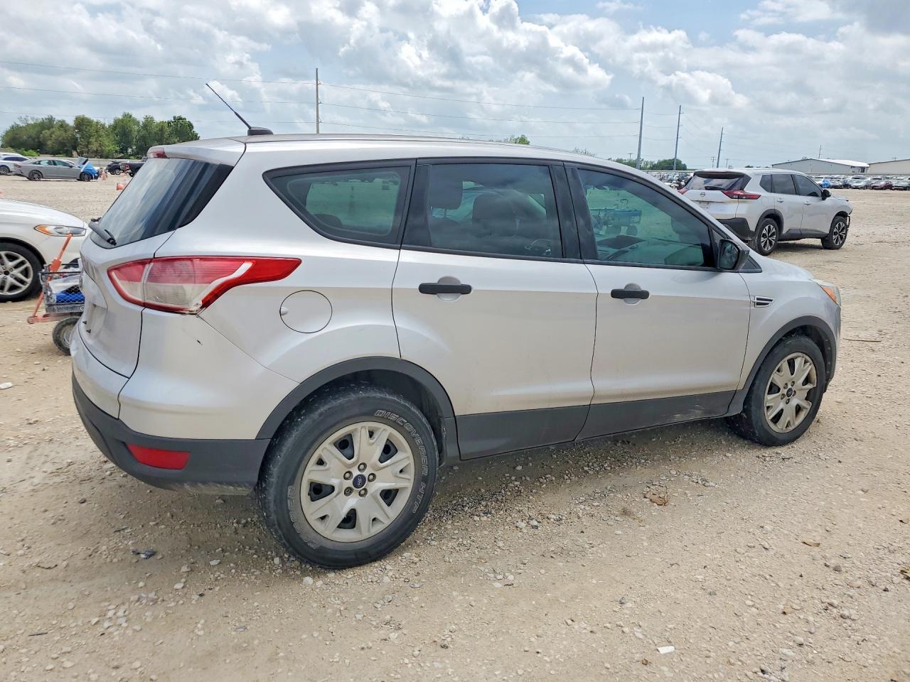 2016 Ford Escape S - Фото 3