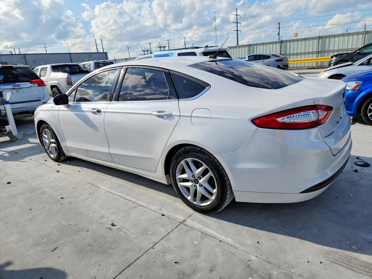 2016 Ford Fusion Se - Фото 2