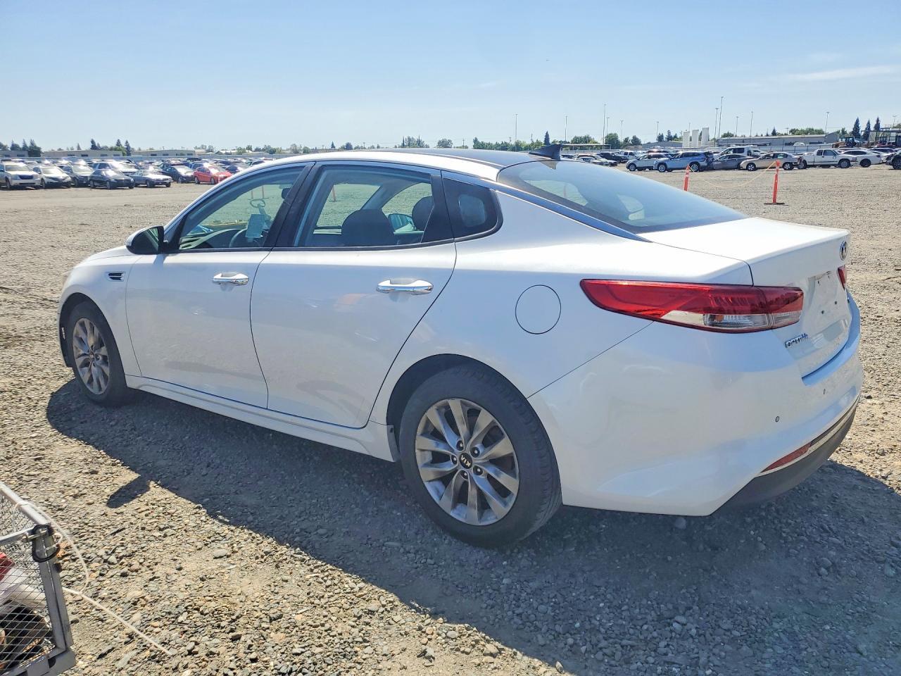 2016 Kia Optima Ex - Image 2