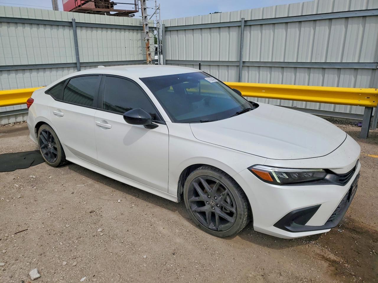 2023 Honda Civic Sport - Image 4
