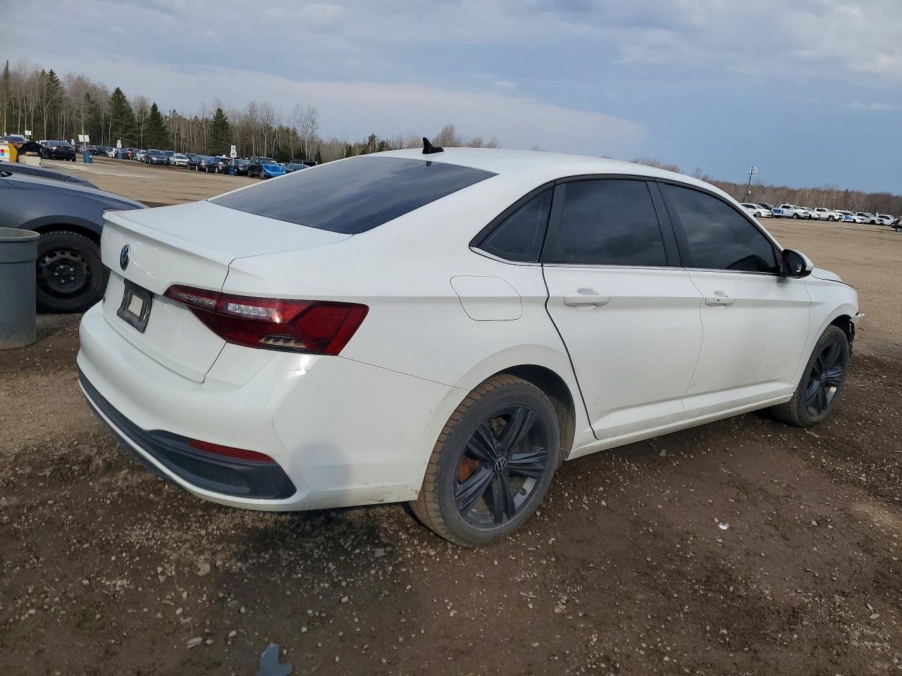 2022 Volkswagen Jetta Se - Image 3