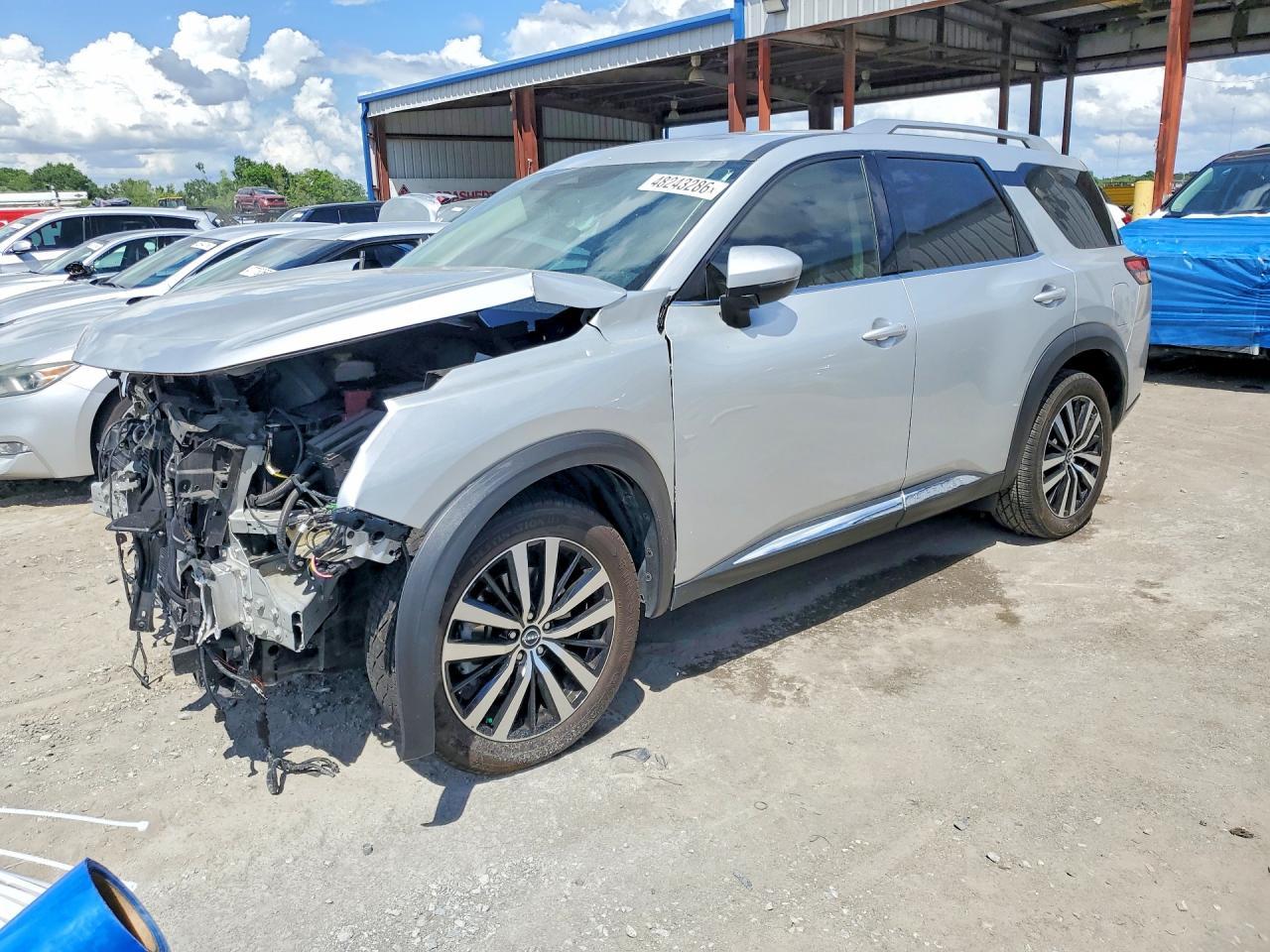 2023 Nissan Pathfinder Platinum