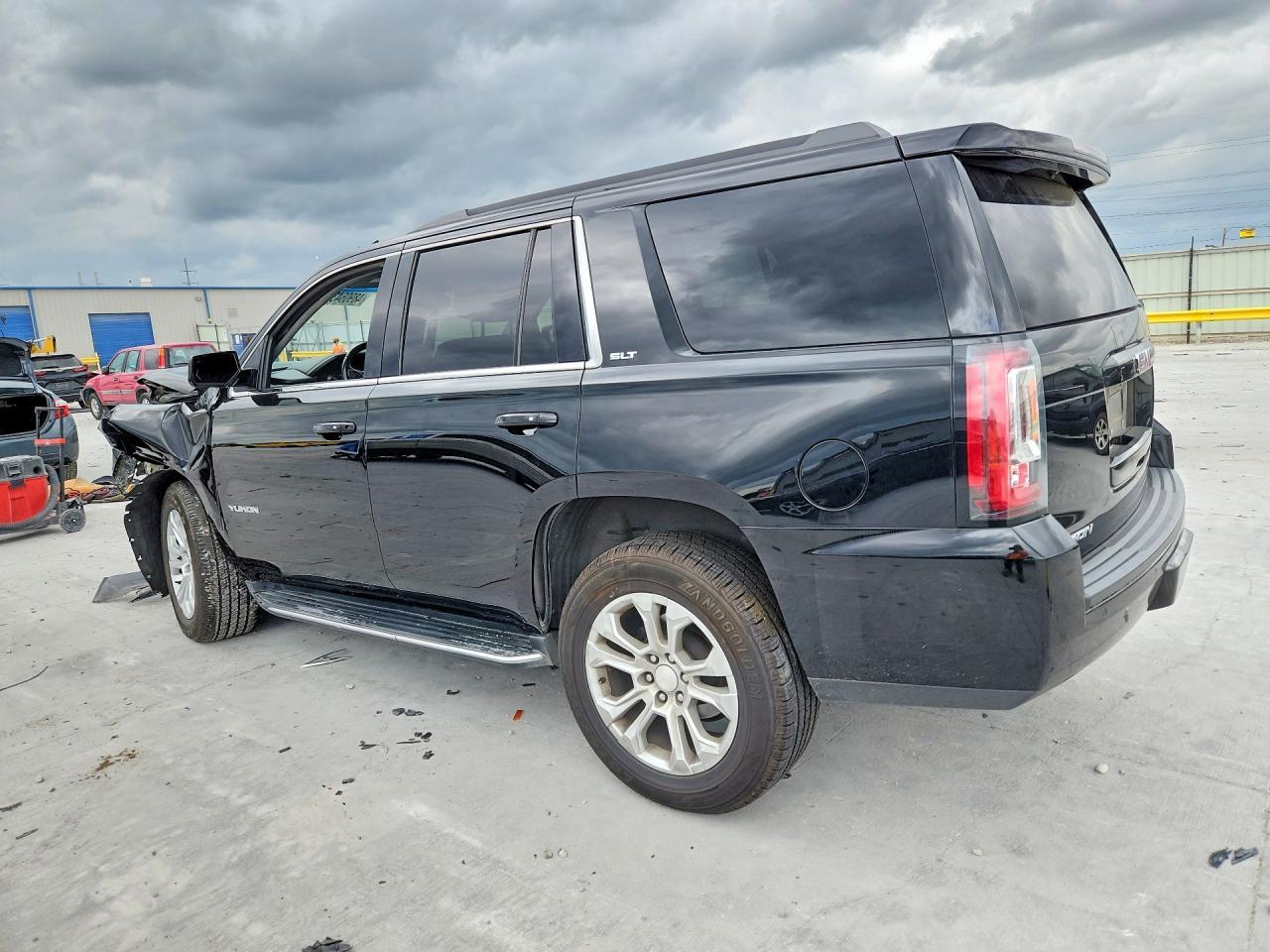 2019 GMC Yukon Slt - Фото 2