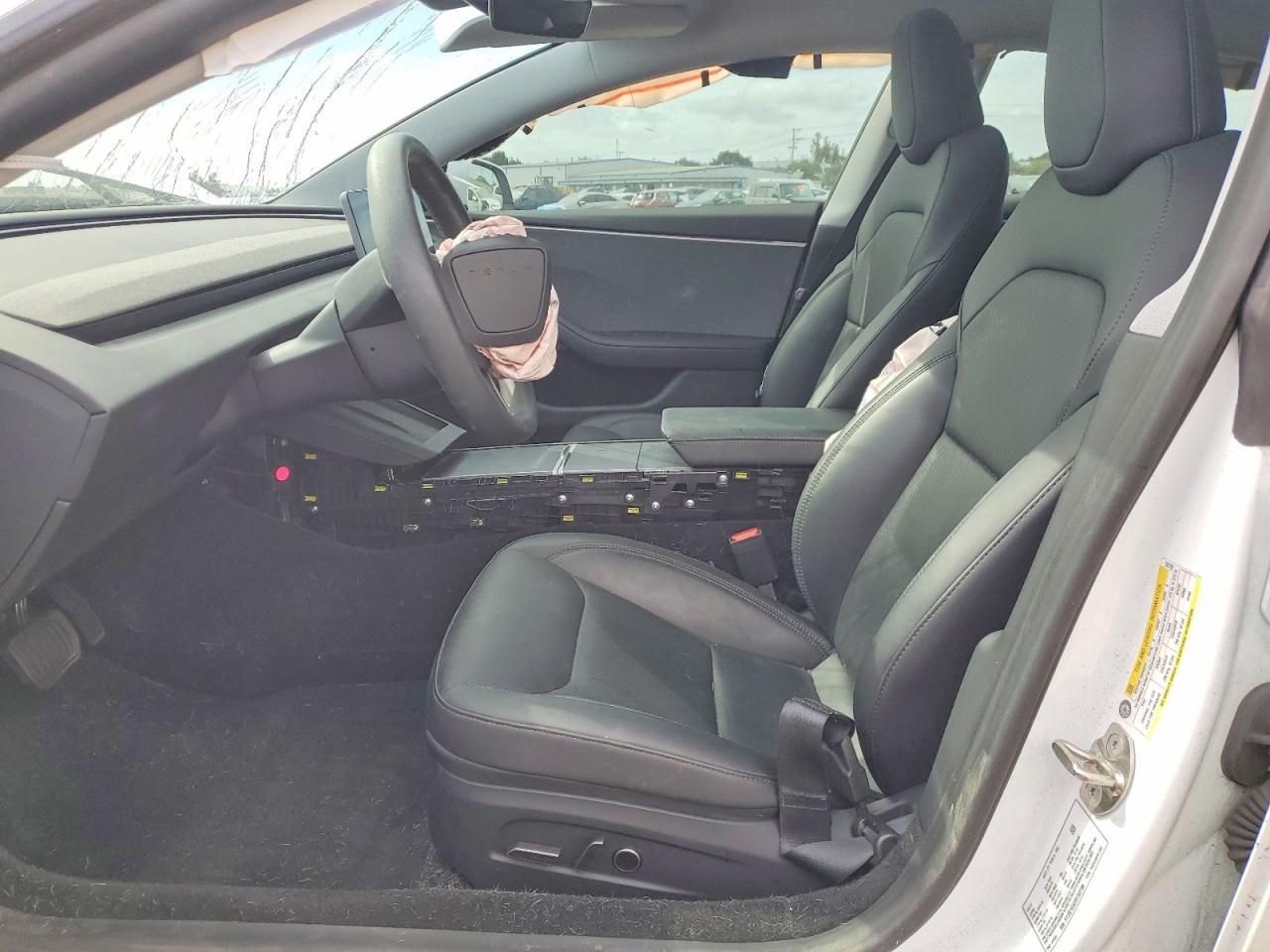 2024 Tesla Model 3 - Фото 7