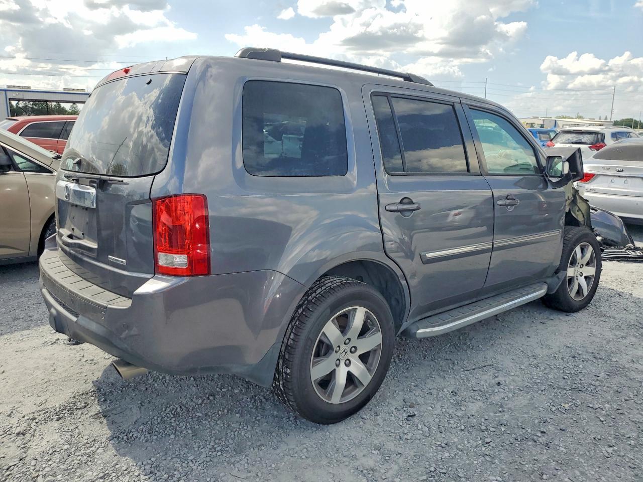 2015 Honda Pilot Touring - Image 3