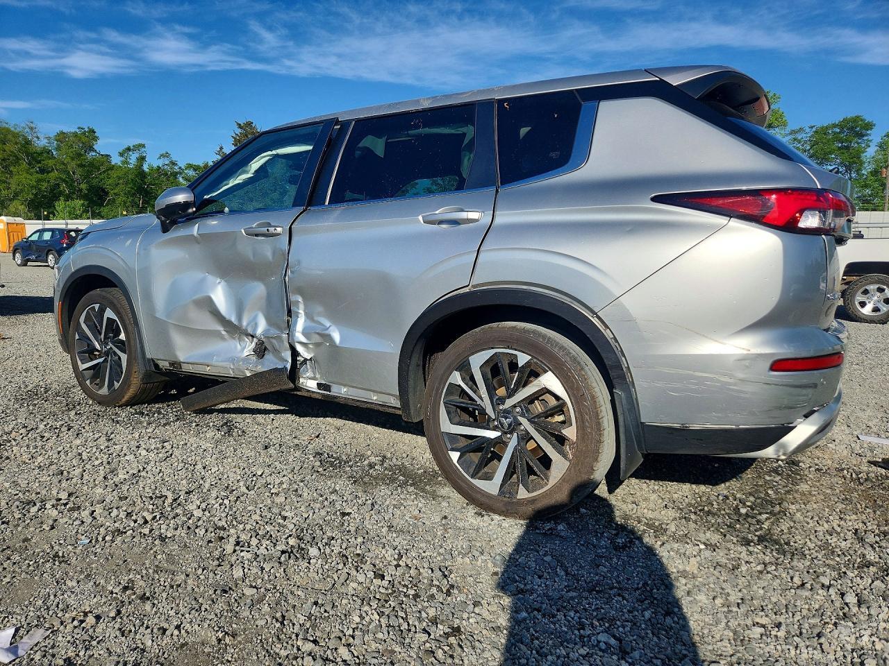 2022 Mitsubishi Outlander Se - Фото 2