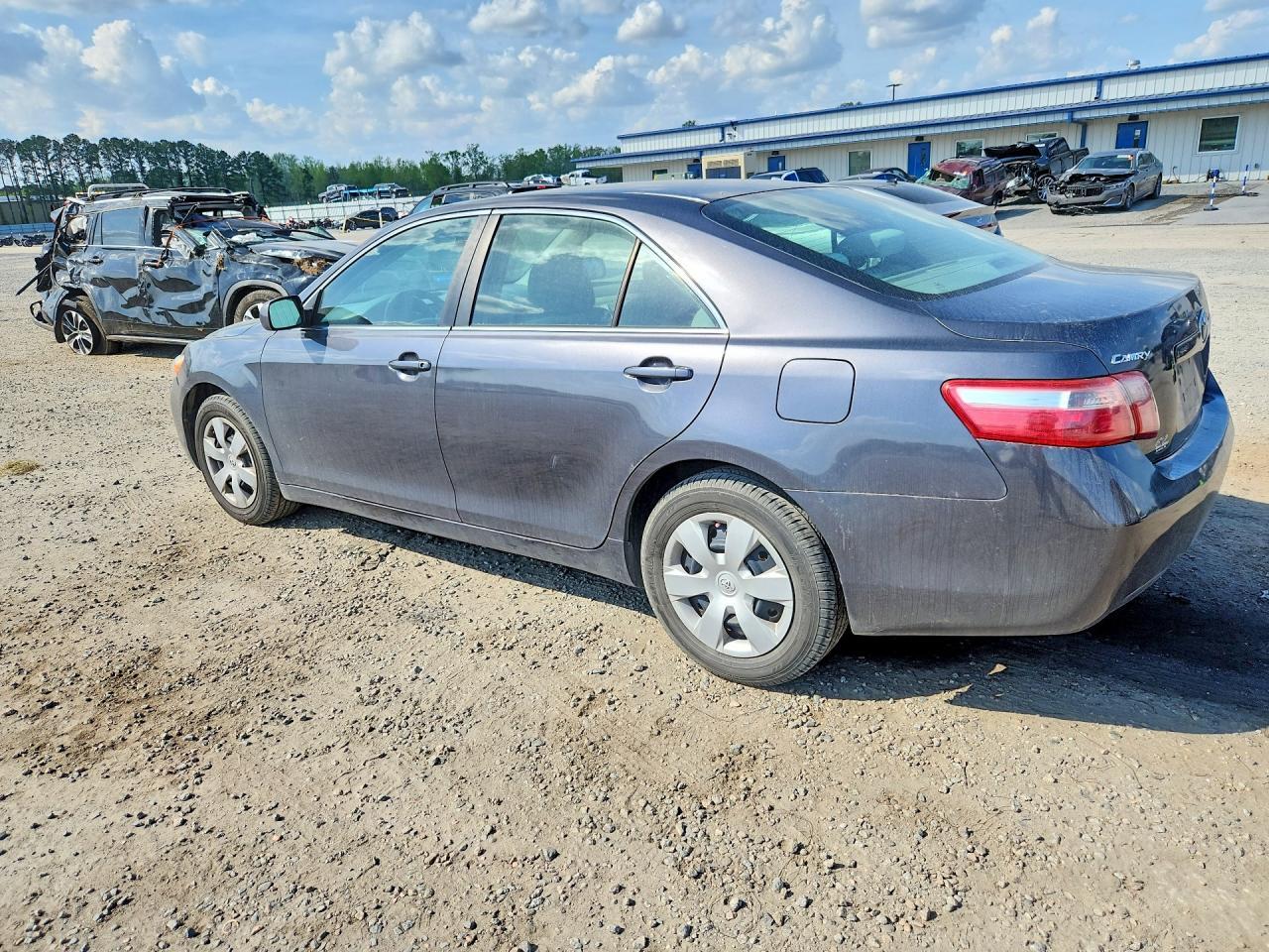 2007 Toyota Camry Le - Image 2