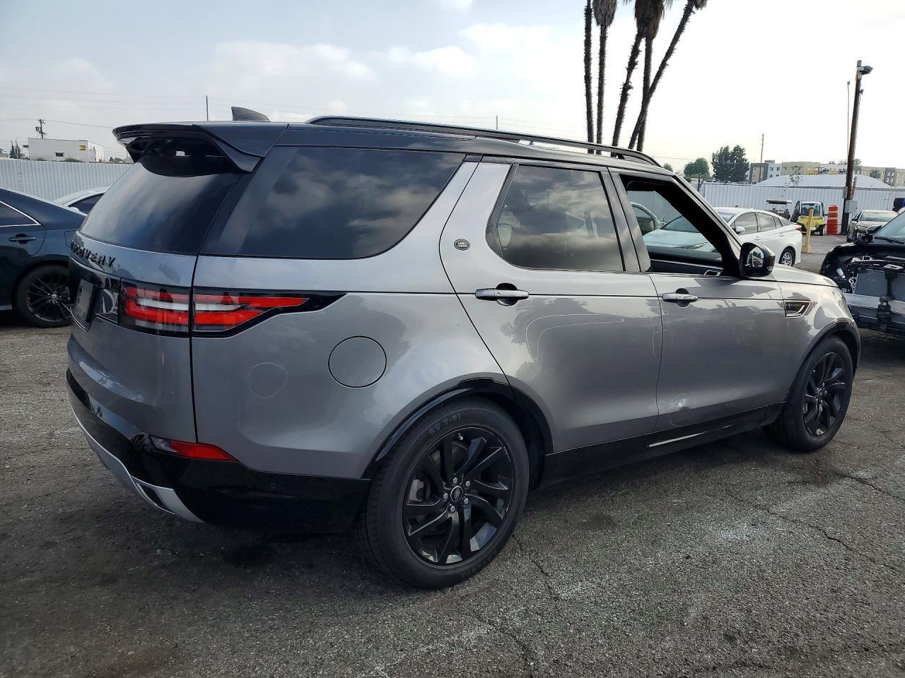 2020 Land Rover Discovery Landmark - Image 3
