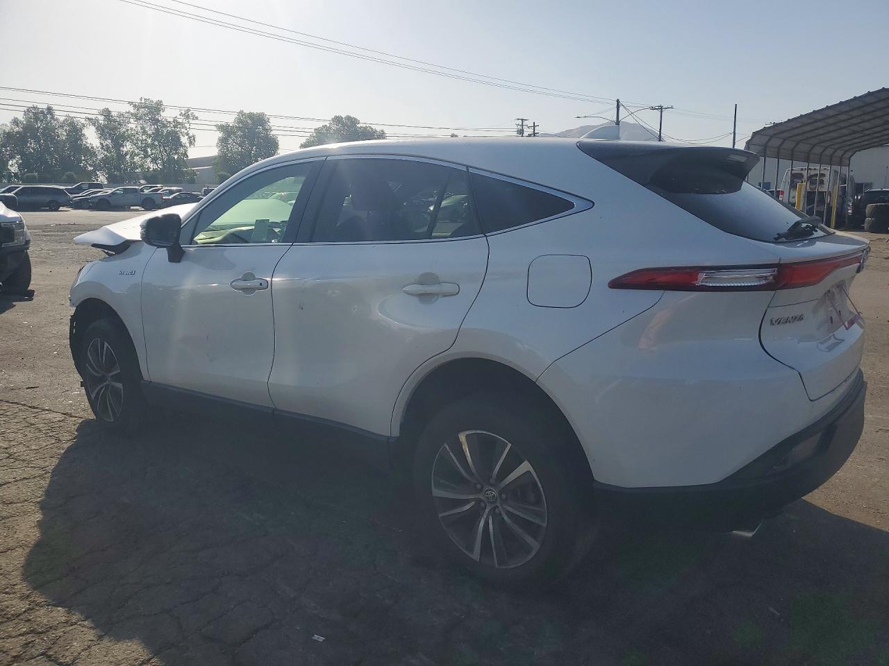 2021 Toyota Venza Le - Фото 2