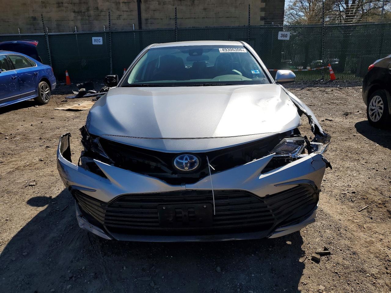 2022 Toyota Camry Le - Фото 5