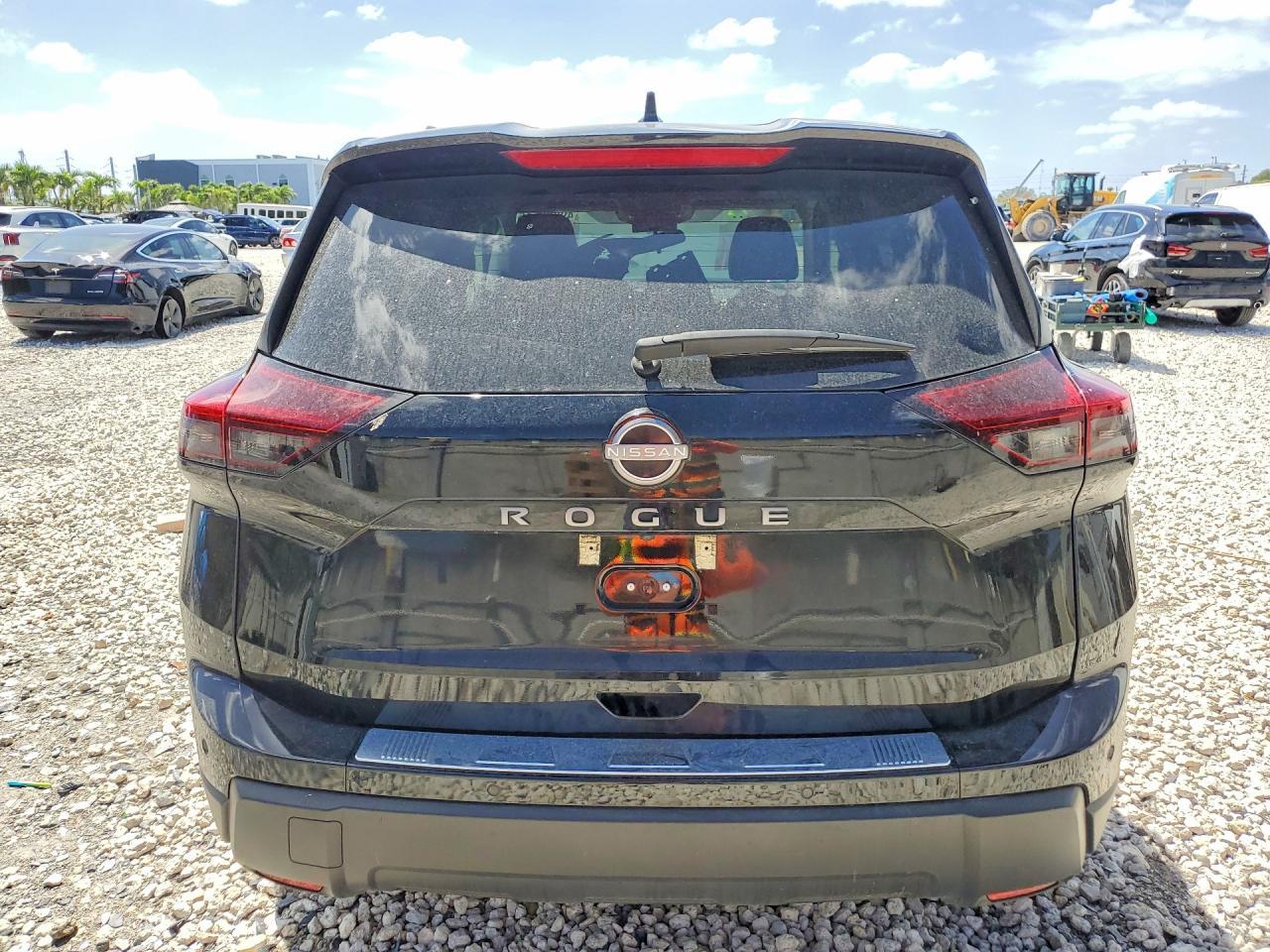 2025 Nissan Rogue Sv - Image 6