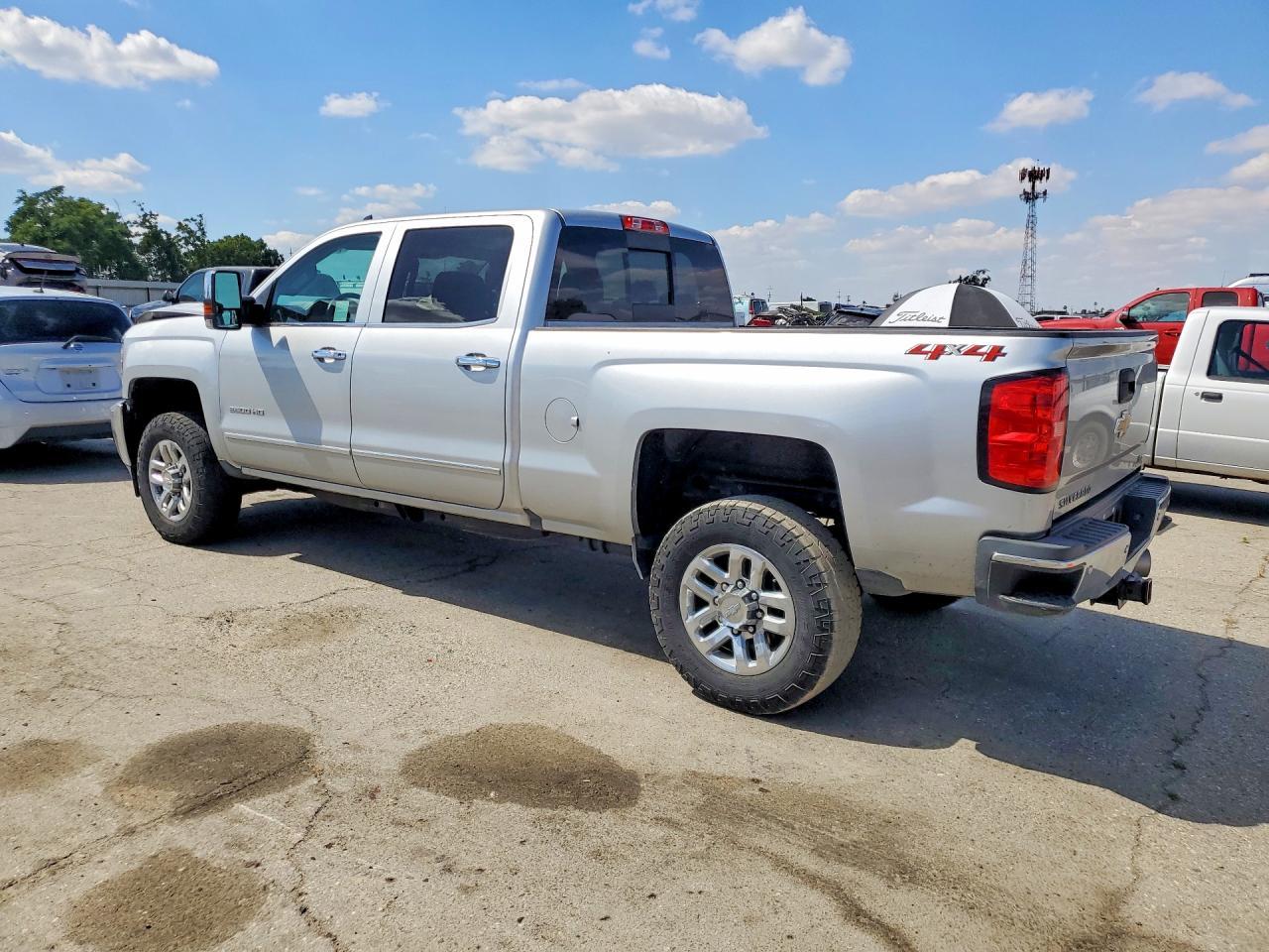 2018 Chevrolet Silverado K2500 Heavy Duty Ltz - Фото 2