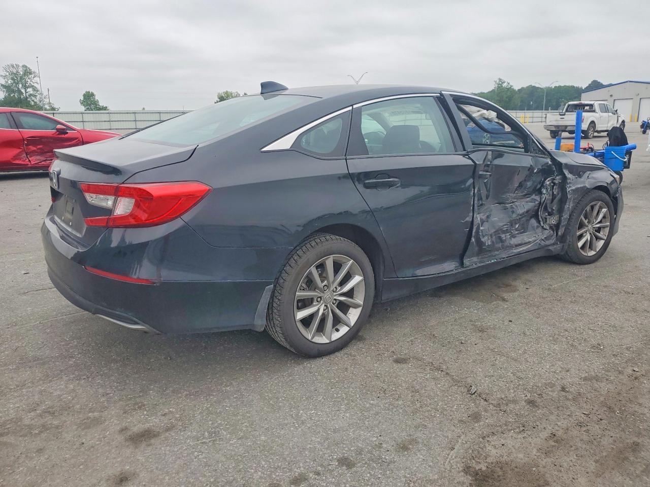 2022 Honda Accord Lx - Фото 3