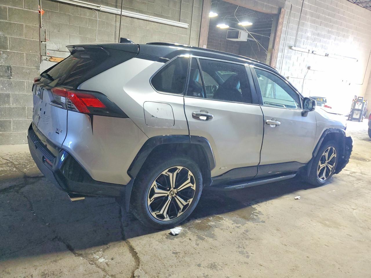 2021 Toyota Rav4 Prime Xse - Image 3