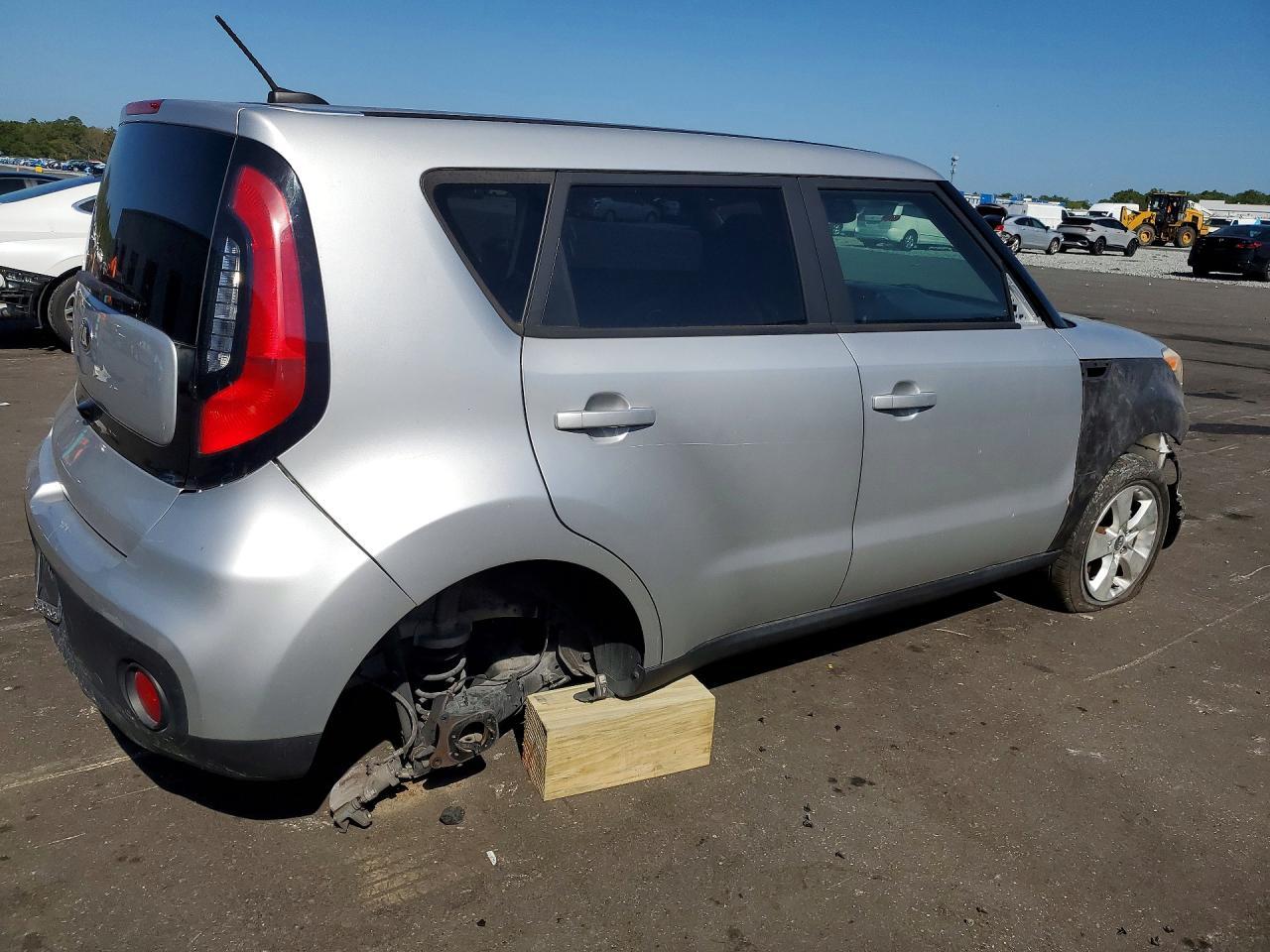 2017 Kia Soul - Image 3