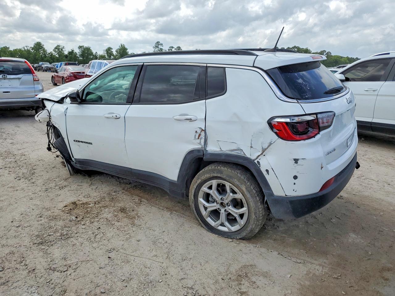 2024 Jeep Compass Latitude - Image 2