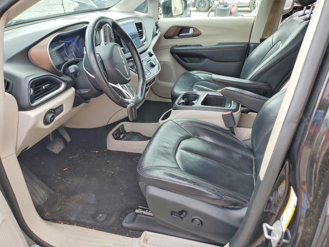 2018 Chrysler Pacifica Touring L Plus - Image 7