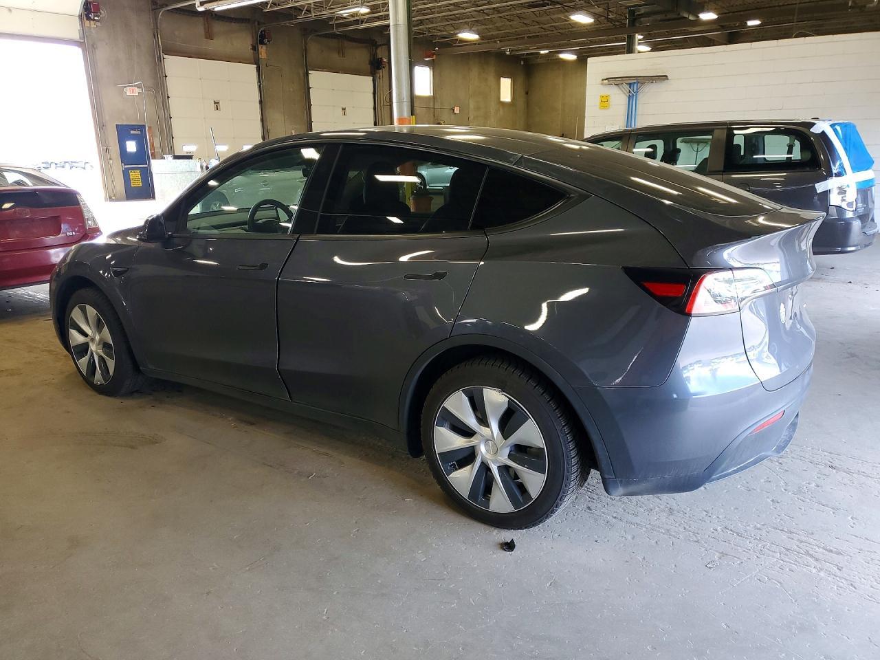 2023 Tesla Model Y - Фото 2
