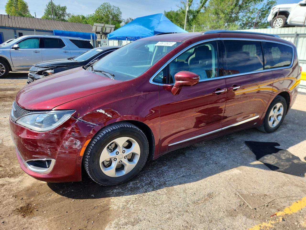 2017 Chrysler Pacifica Touring L Plus