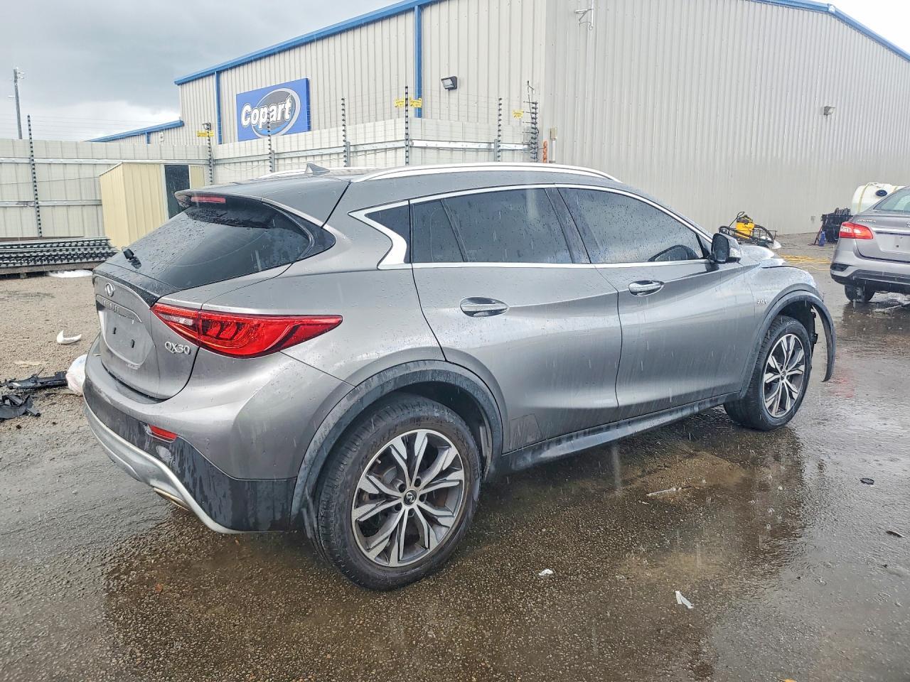 2017 Infiniti Qx30 Luxury - Фото 3