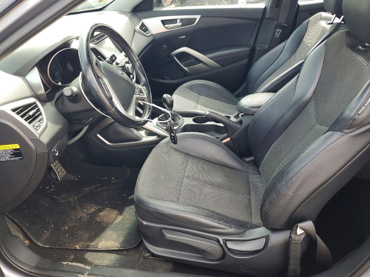 2014 Hyundai Veloster Base - Фото 7