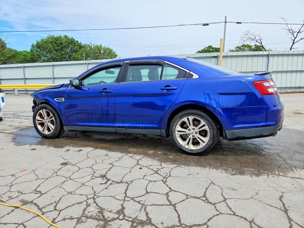 2015 Ford Taurus Sel - Фото 2