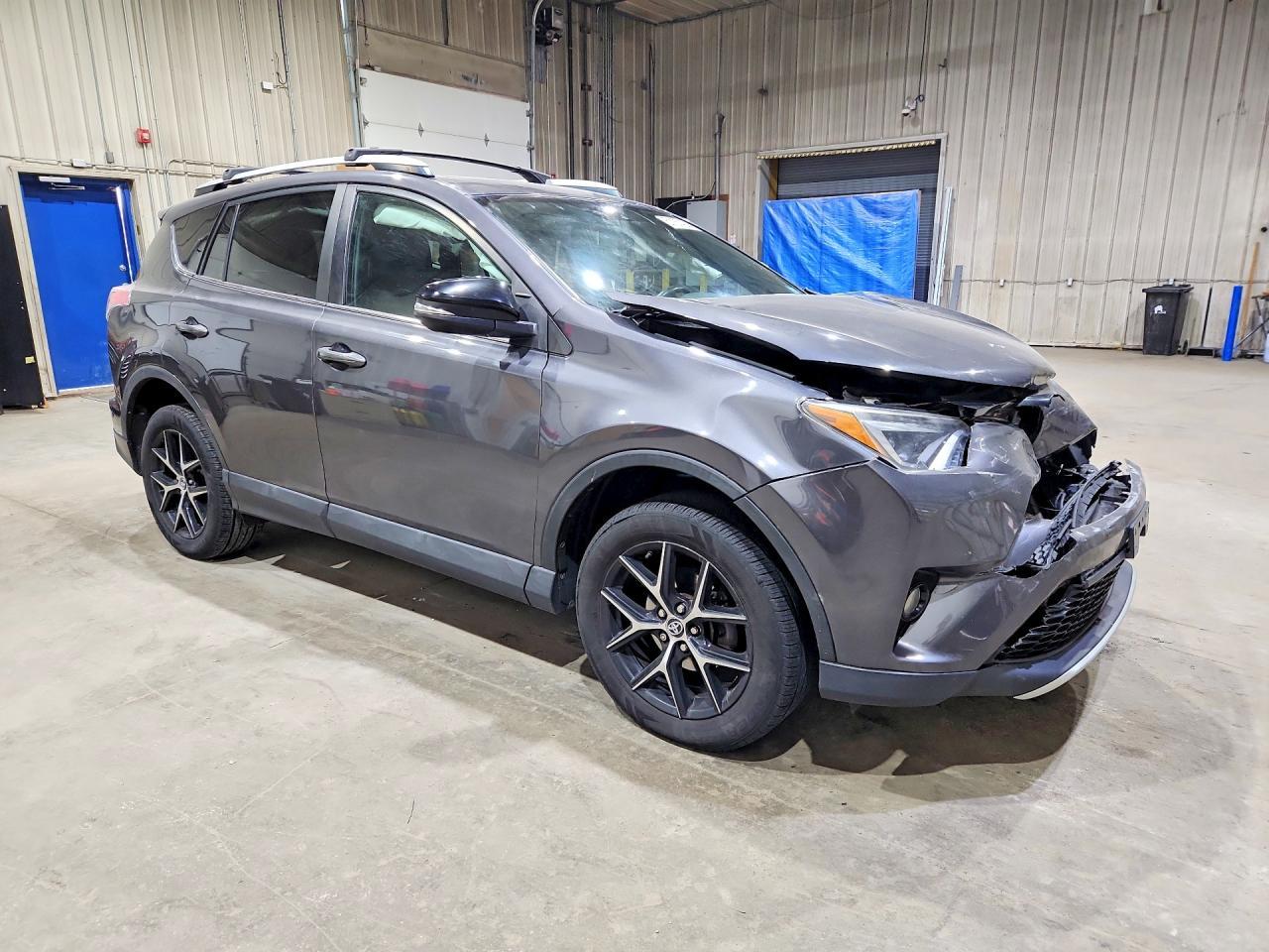 2016 Toyota Rav4 Se - Фото 4
