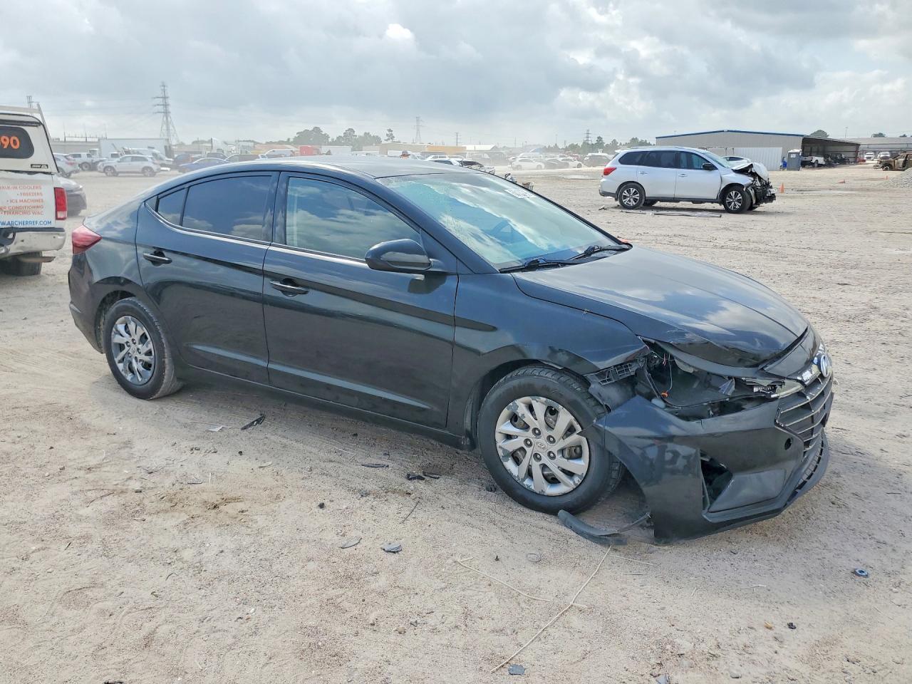 2020 Hyundai Elantra - Фото 4