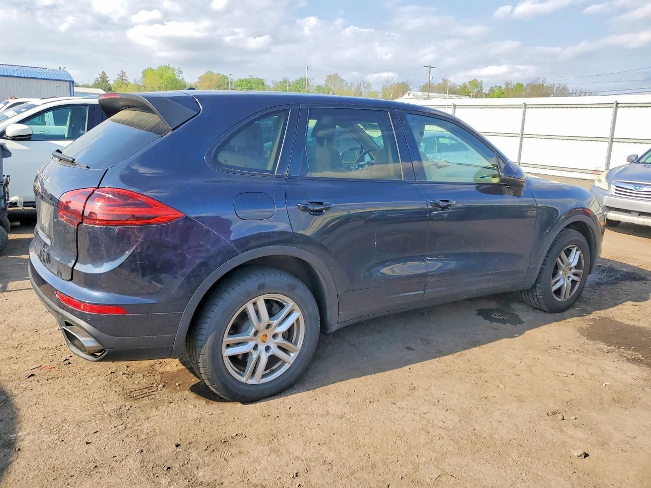 2016 Porsche Cayenne - Image 3