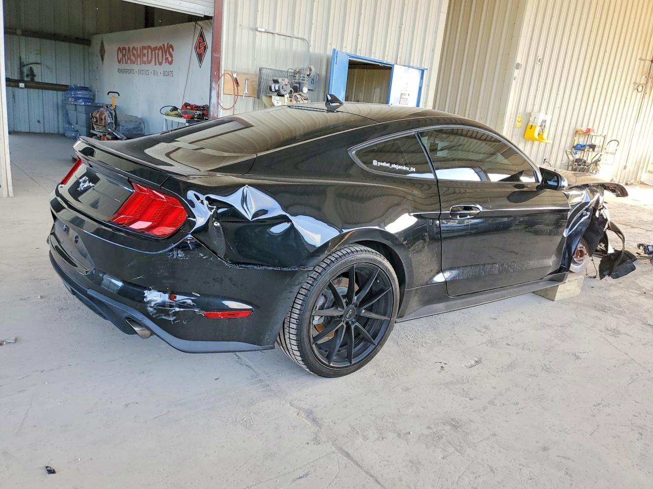 2022 Ford Mustang - Фото 3